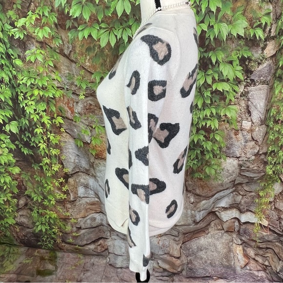 JUMPER 1234 Leopard Print Cashmere Crew Neck Sweater, XS/S - Picture 7 of 12